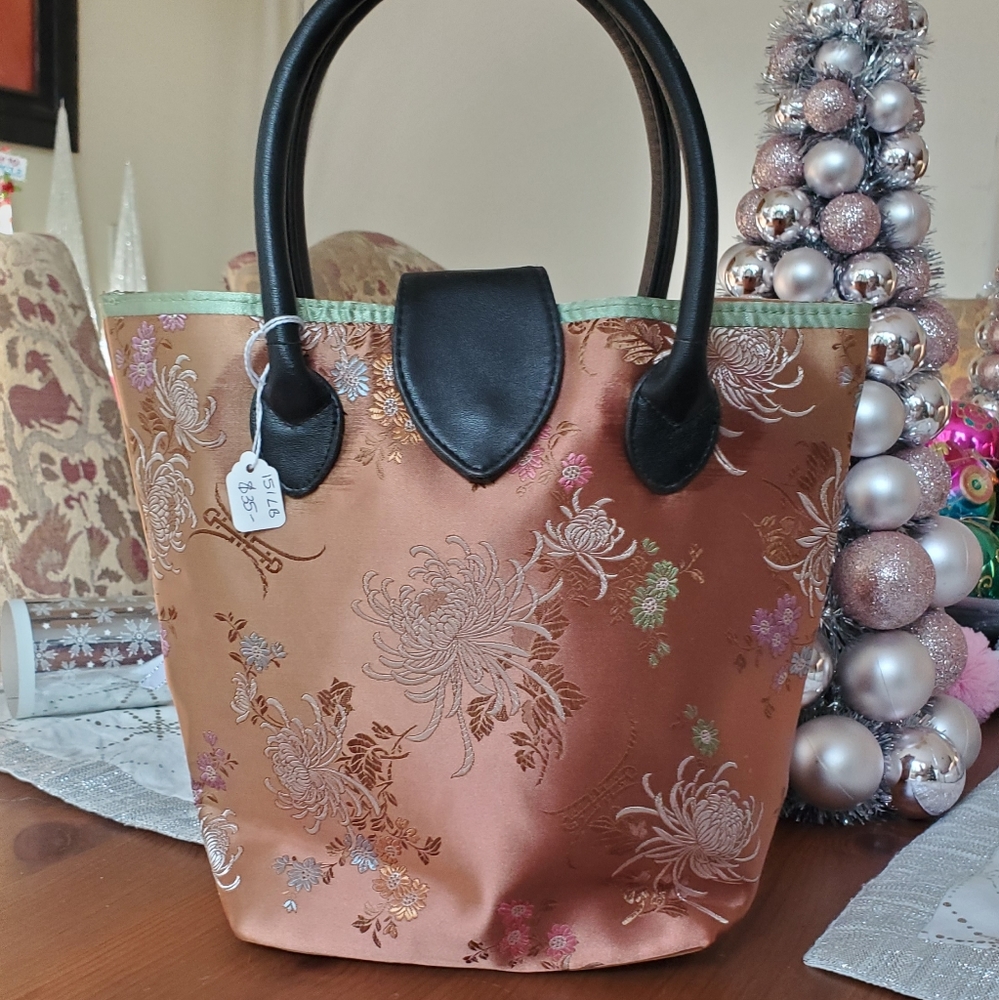 Yans Golden Brown Handbag with Green Details and Leather Handles